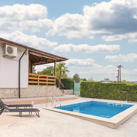 Golden Shore With Private Pool In * 克兰内沃