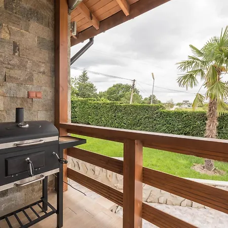Golden Shore With Private Pool In Villa Kranevo